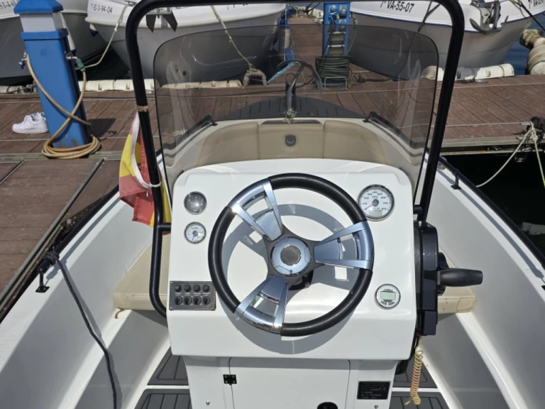 Motorboot mit oder ohne Skipper Santander Boats mieten in Bay of Santander