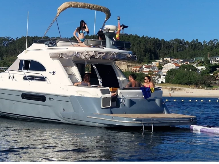Boot mieten Sanxenxo günstig Sealine 350 Fly