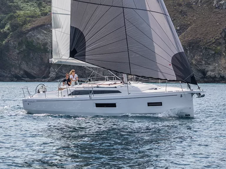 Bénéteau Oceanis 37.1 mieten Furnari