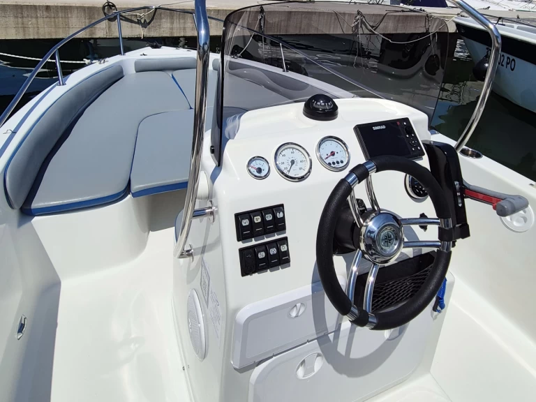 Motorboot mieten in Červar-Porat zum besten Preis