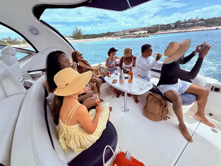 Bootsverleih Sea Ray SUNDANCER 420 Turks Islands Samboat