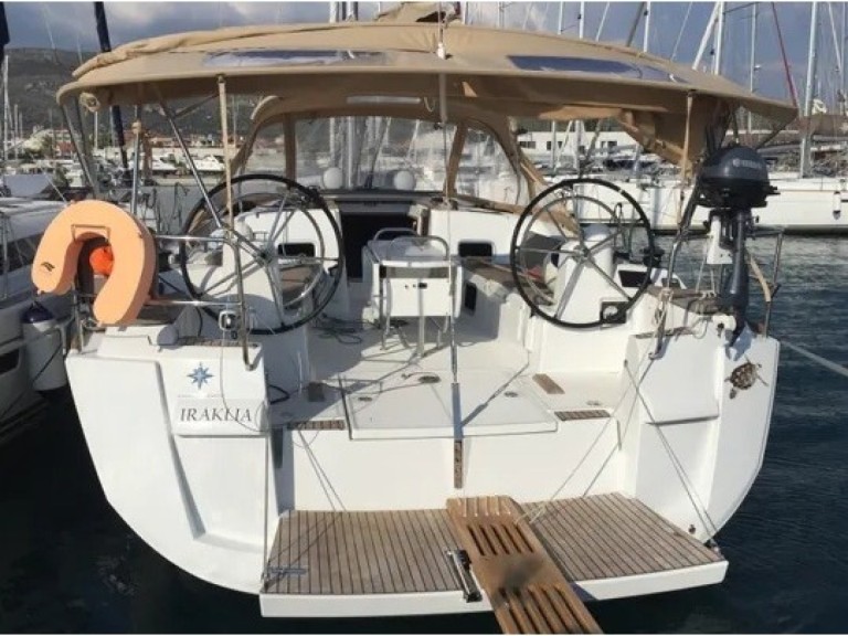 Ein Jeanneau Sun Odyssey 479 mieten in Álimos