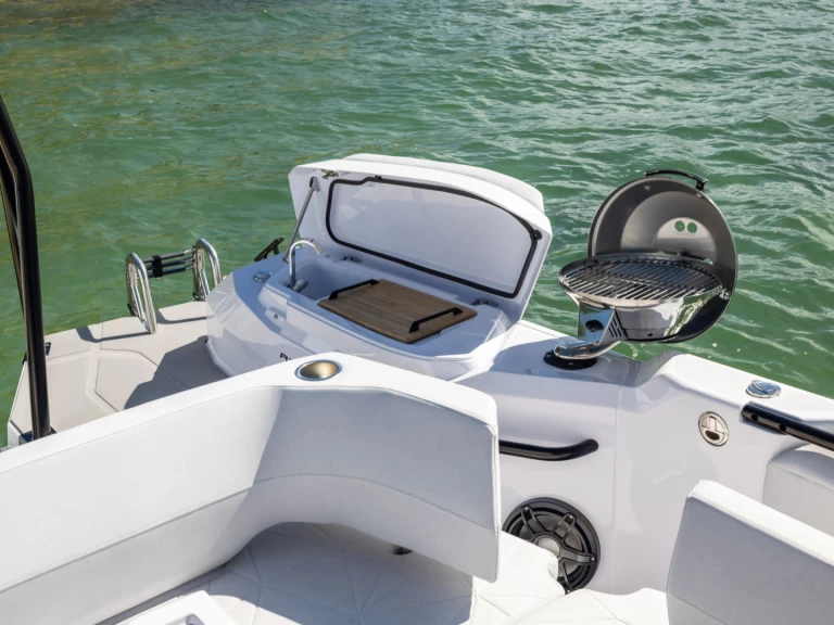 Bootsverleih Axopar Axopar 29 CCX Seget Donji Samboat