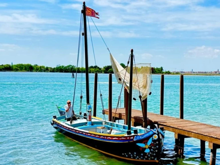 Ein Amadi Bragozzo mieten in Venedig
