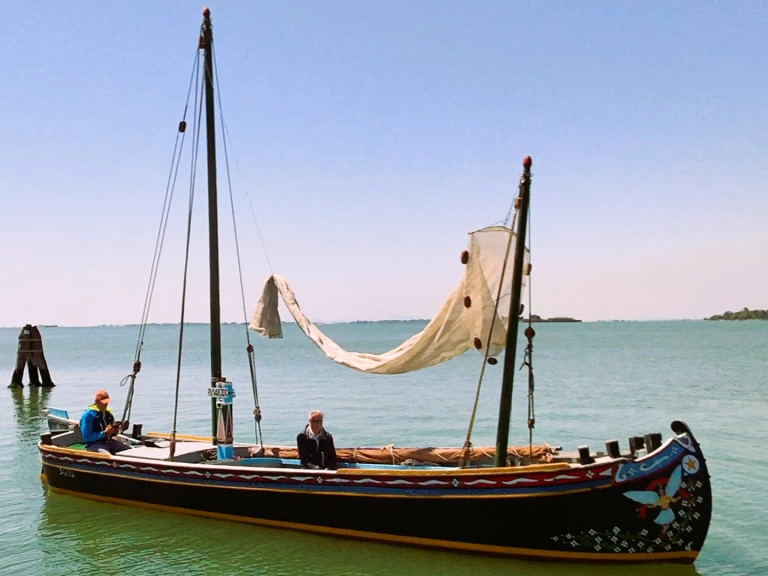 Vermietung Motorboot Amadi mit Führerschein