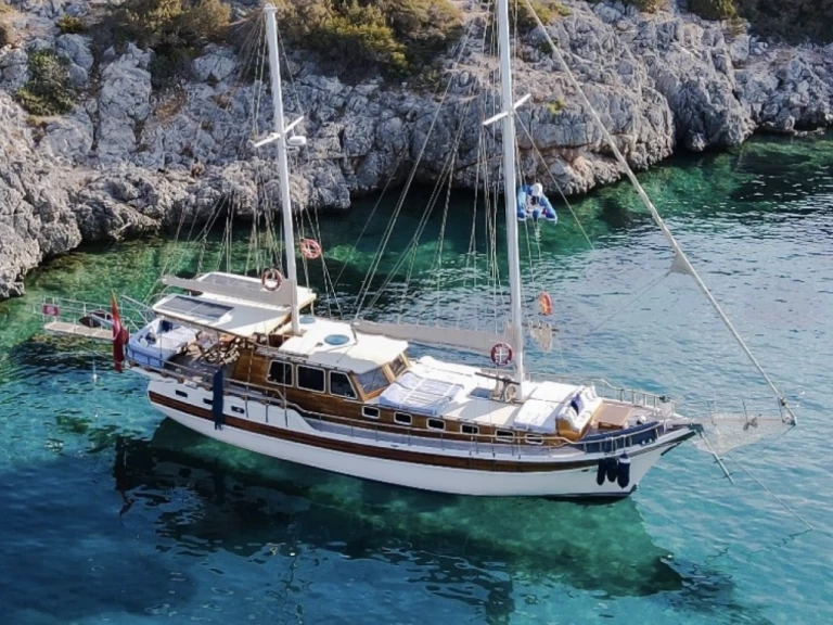 Ein Custom Gulet-Motor Sailor Custom mieten in Bodrum harbour