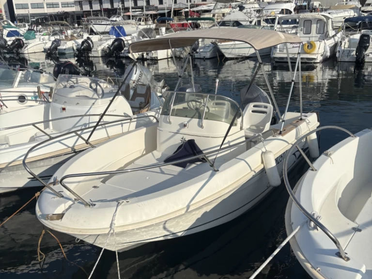 YachtCharter in Bastia Port - Jeanneau Cap Camarat 5.1 auf SamBoat