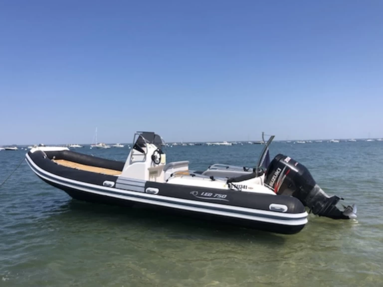 Ein Nautica Led 750GS-XL mieten in Cap Ferret