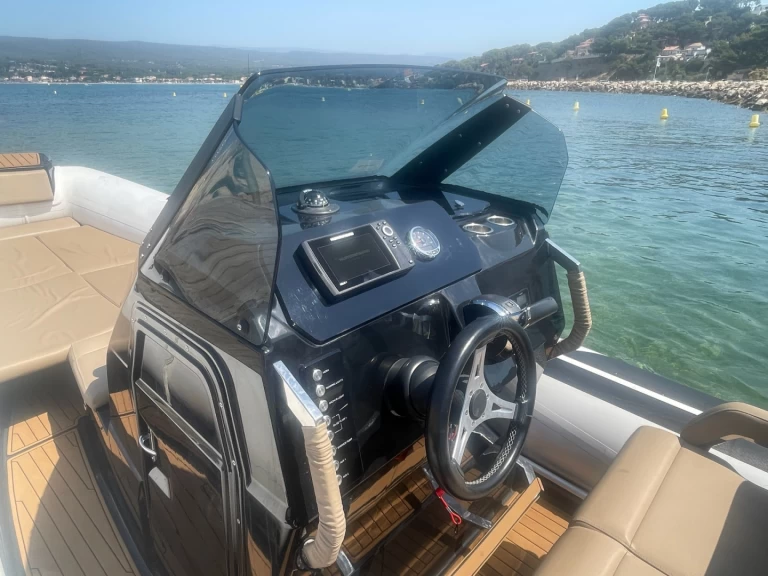 Ein Brig Eagle 8 mieten in La Madrague