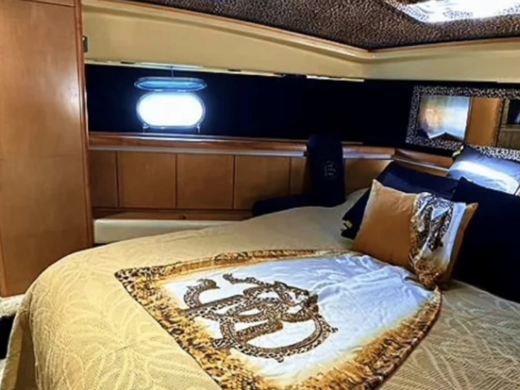 Ein Ferretti Ferretti 630 Fly mieten in Port Esportiu Marina d'Eivissa