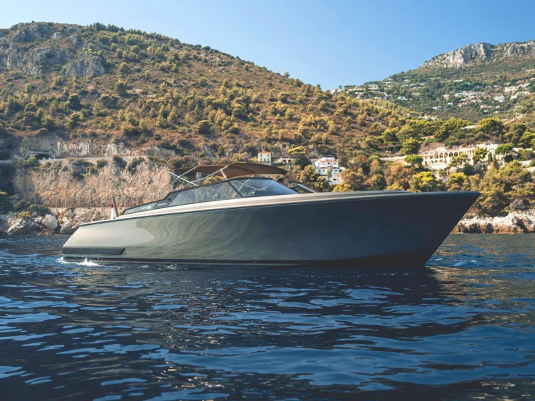 Motorboot mit oder ohne Skipper Reborn mieten in Antibes
