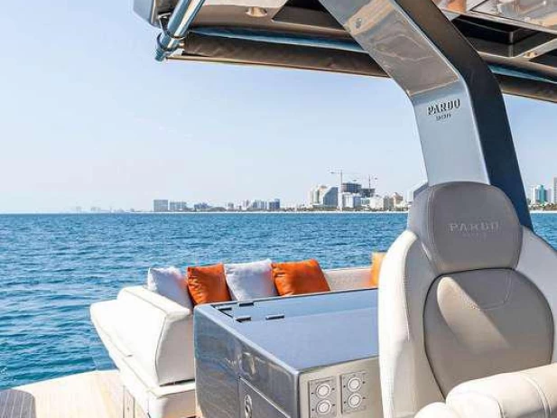 Motorboot mit oder ohne Skipper Pardo Yachts mieten in Cannes
