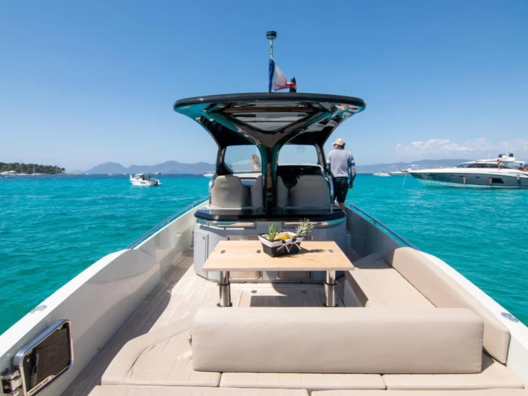 YachtCharter in Juan-les-Pins - Sacs Rebel 40 auf SamBoat