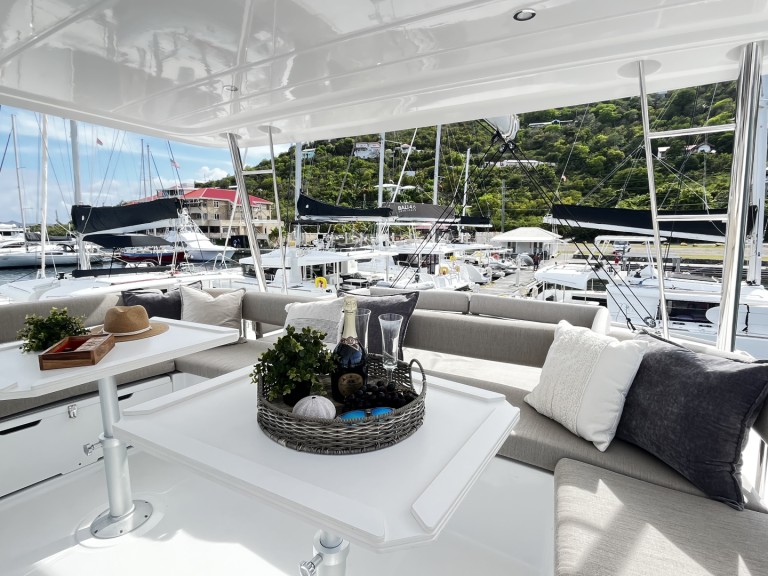 Katamaran mit oder ohne Skipper Bali Catamarans mieten in Parham Town