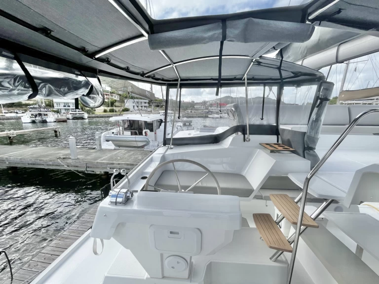 Fountaine Pajot Elba 45 mieten Parham Town
