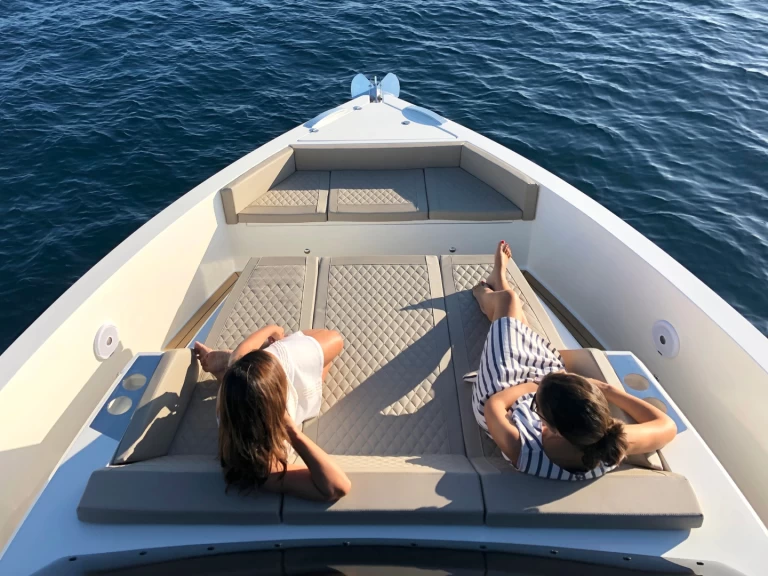 De Antonio D42 mieten Cannes