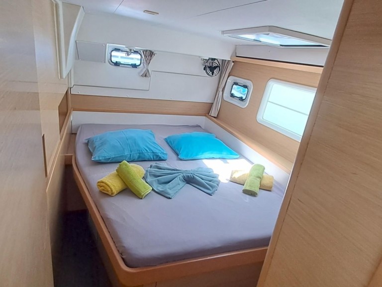 YachtCharter in Le Marin - Lagoon Lagoon 400 S2 auf SamBoat