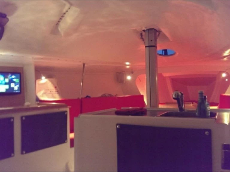 Ein 3c-Composites Bongo 9.60 mieten in Loctudy