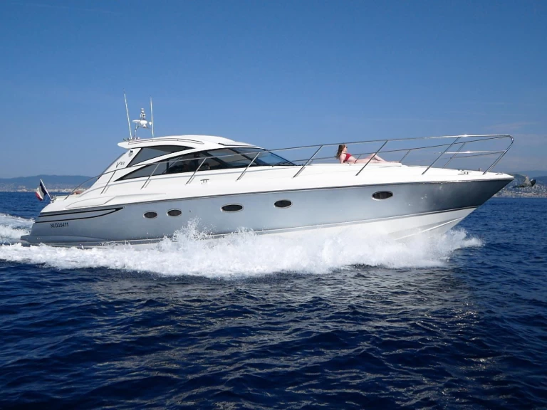 YachtCharter in Juan-les-Pins - Princess Princess V48S auf SamBoat