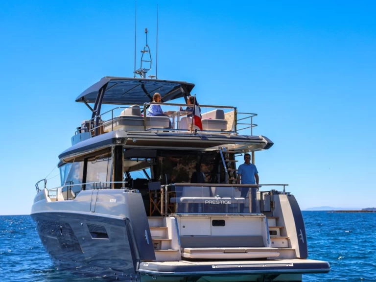 YachtCharter in Juan-les-Pins - Prestige X60 auf SamBoat