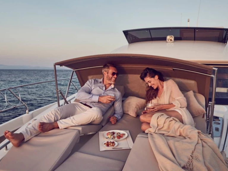 Motorboot mit oder ohne Skipper Prestige mieten in Saint-Laurent-du-Var