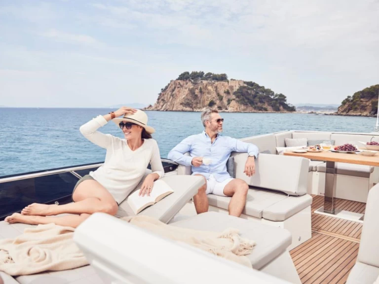 Ein Prestige Prestige 520 Fly mieten in Saint-Laurent-du-Var