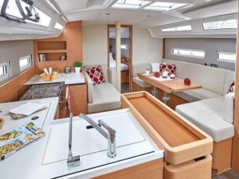 YachtCharter in Hyères - SUN ODYSSEY 410 NEW SUN ODYSSEY 410 NEW auf SamBoat