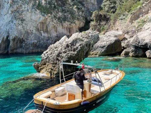 Motorboot mieten in Capri - Fratelli Aprea Sorrento 7,50 Semi Cabinato