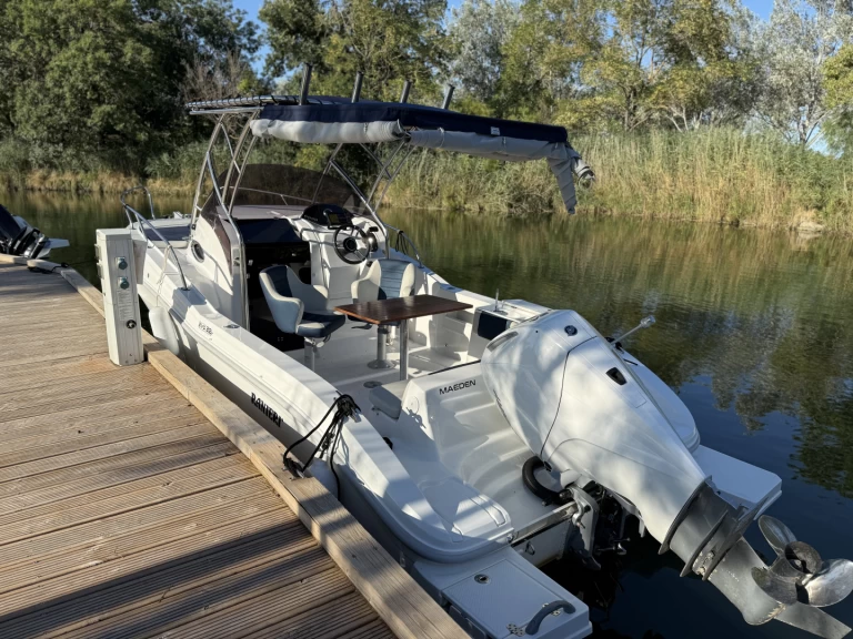 Ein Ranieri EVO 22 mieten in Mandelieu-la-Napoule