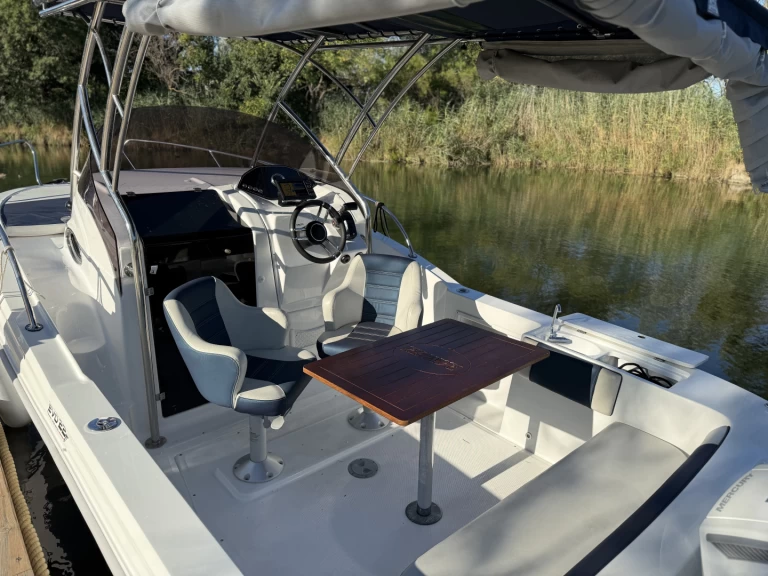 Motorboot mieten in Mandelieu-la-Napoule - Ranieri EVO 22