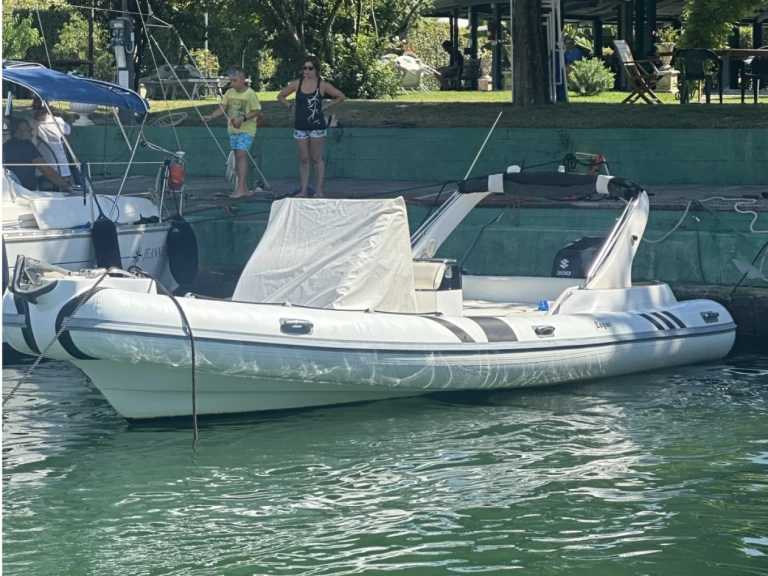 Schlauchboot mit oder ohne Skipper Legar mieten in Viareggio