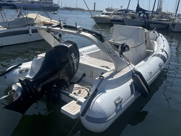 Ein Legar 800 mieten in Viareggio