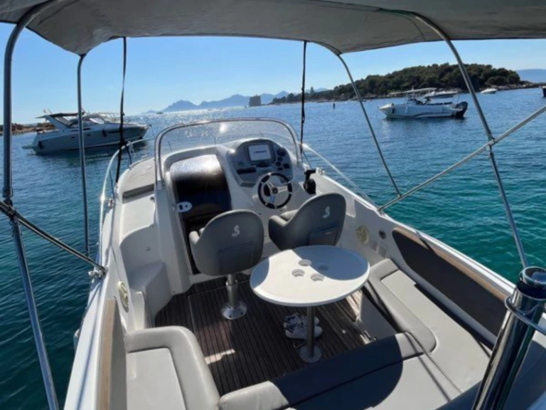 Vermietung Motorboot Bénéteau mit Führerschein