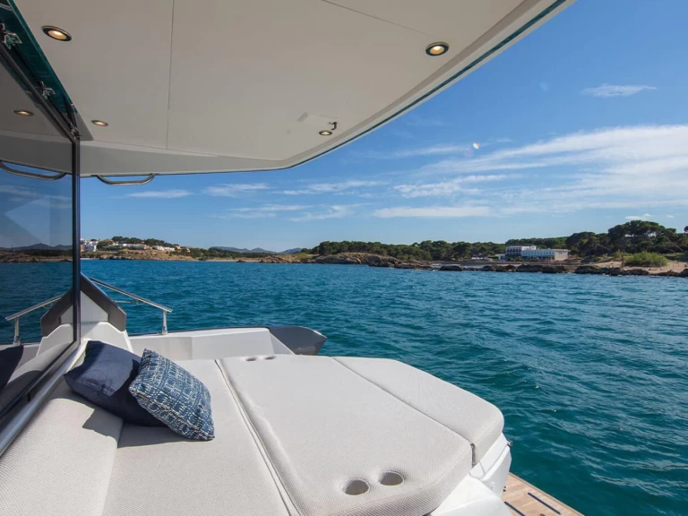 Ein Gran Turismo 45 mieten in Juan-les-Pins