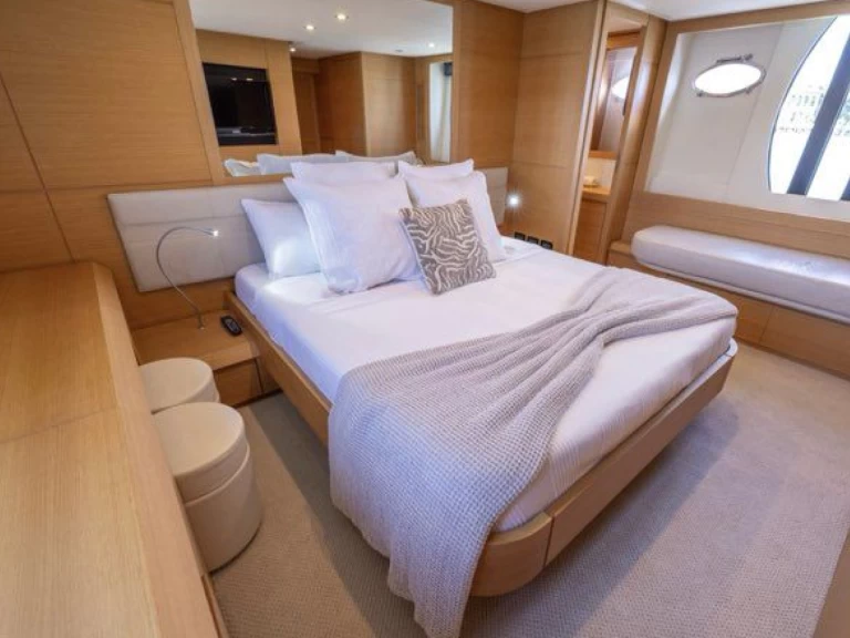 Yacht mieten in Antibes zum besten Preis