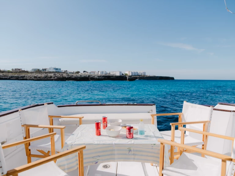 Motorboot mit oder ohne Skipper ASTINOR mieten in Port de Ciudadella