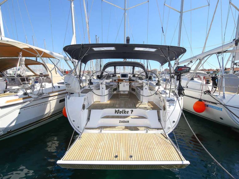 Ein Bavaria Cruiser 45 mieten in Biograd na Moru