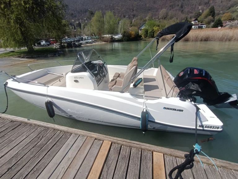 Motorboot mit oder ohne Skipper Quicksilver mieten in Annecy