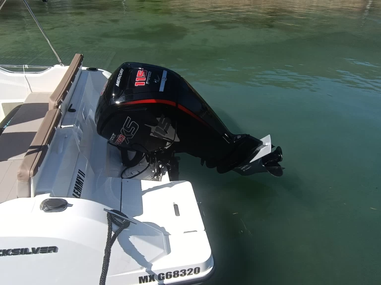 Quicksilver Activ 605 Open mieten Annecy