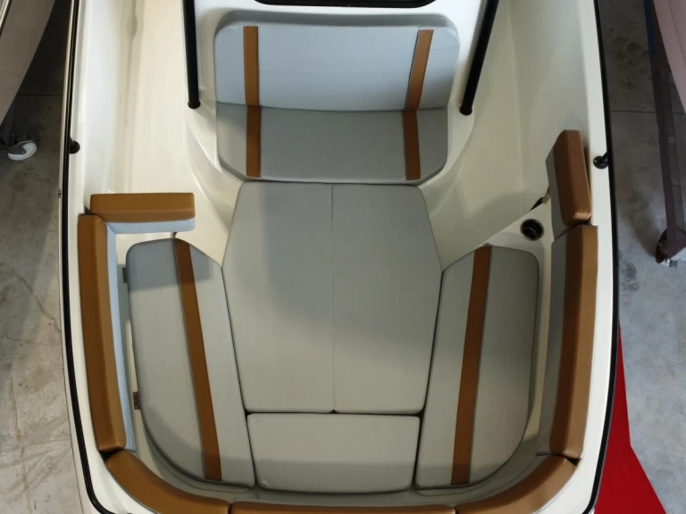 Bénéteau Flyer 8 SPACEdeck mieten Ajaccio