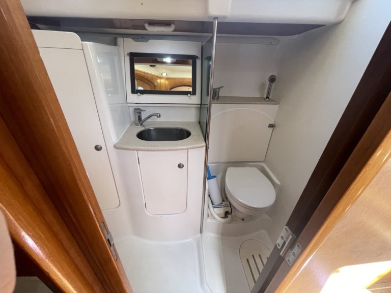 Ein Jeanneau Sun Odyssey 49 mieten in Paros (Insel)