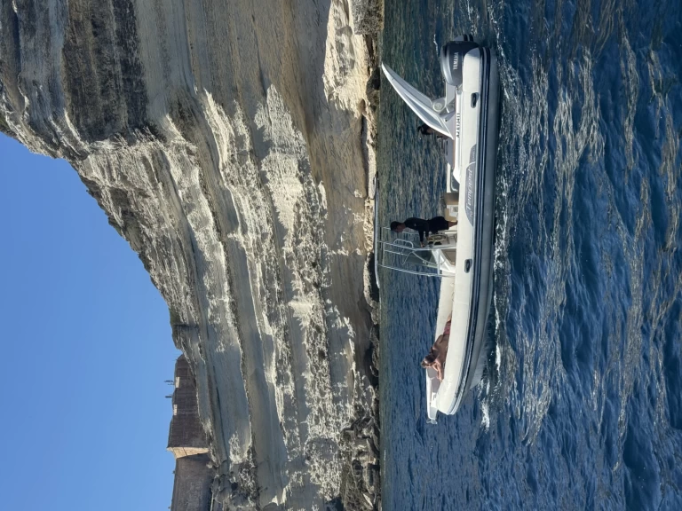 Schlauchboot mit oder ohne Skipper Capelli mieten in Bonifacio
