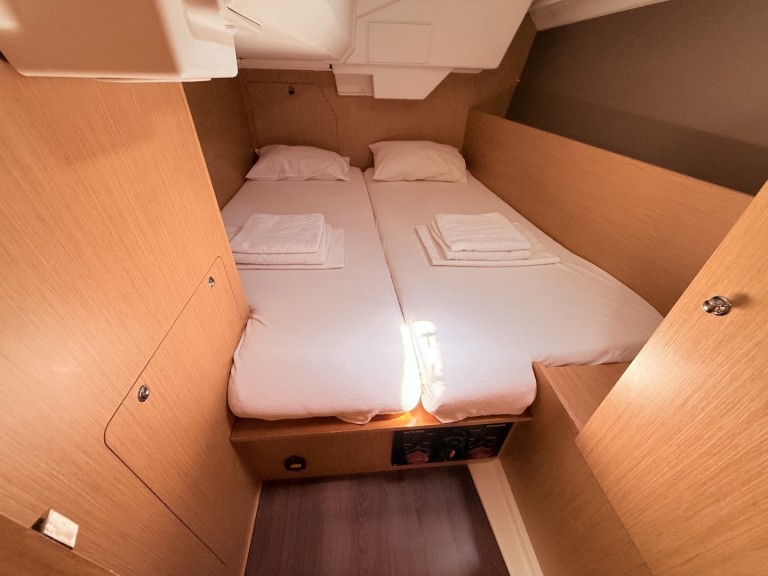 Bénéteau Oceanis 38.1 mieten Sukošan