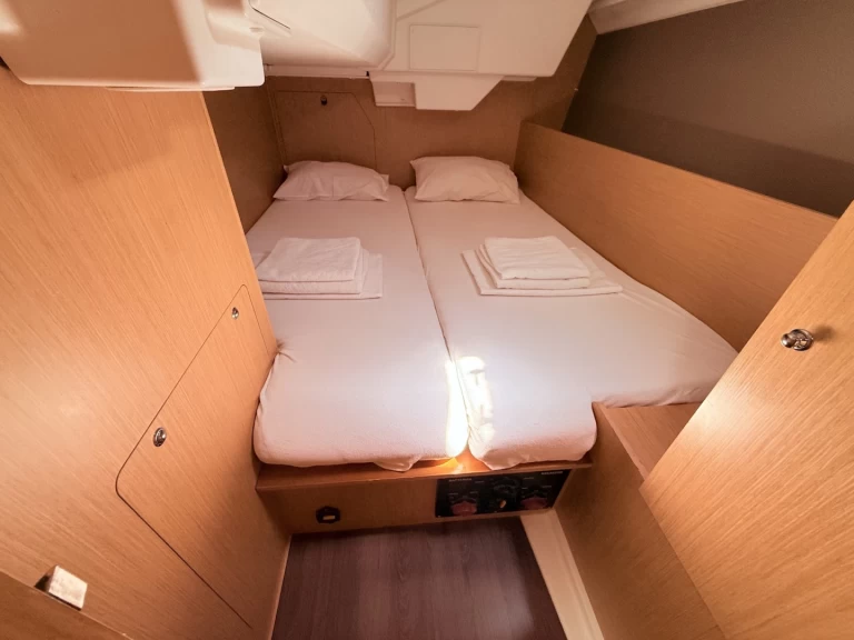 Bénéteau Oceanis 38.1 mieten Sukošan