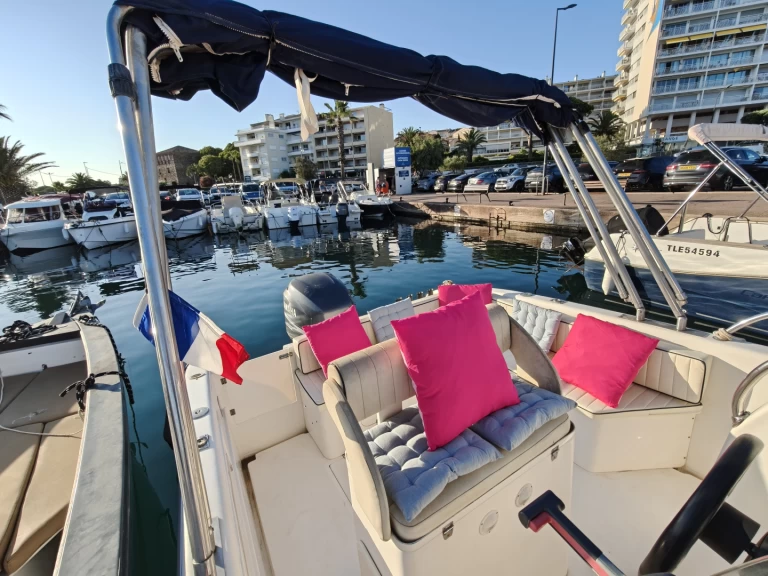 Boot mieten Sainte-Maxime günstig Stealth Mithos 