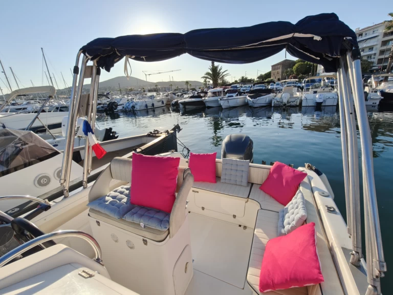 Bootsverleih Tecnomariner Stealth Mithos  Sainte-Maxime Samboat