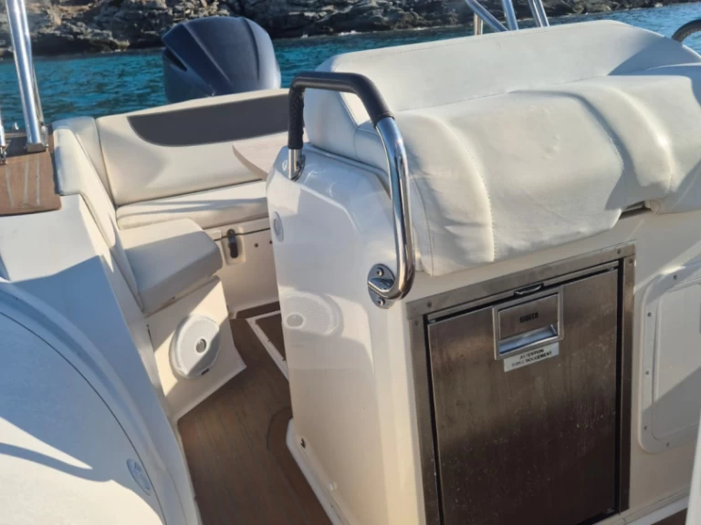 Vermietung Schlauchboot Capelli mit Führerschein