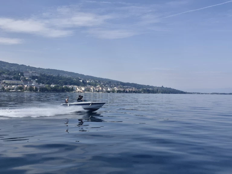 Motorboot mit oder ohne Skipper Cadorette mieten in Évian-les-Bains