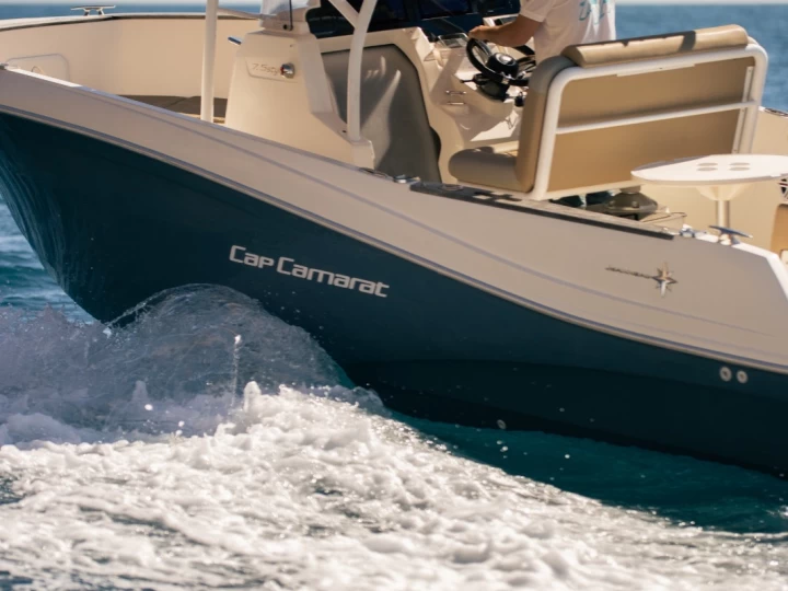 Ein Jeanneau Cap Camarat 7.5 CC mieten in Altea