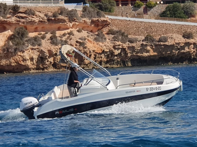 Ein Remus Remus 550 open mieten in Torrevieja